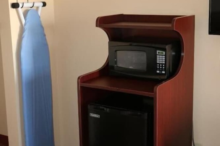 Room 6 of 7