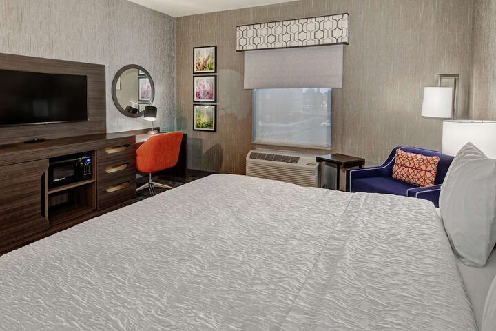 Room 9 of 32