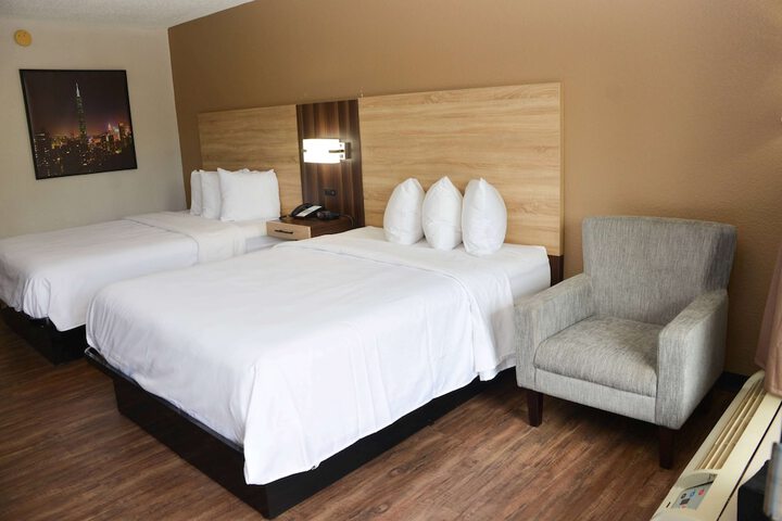 Room 6 of 17