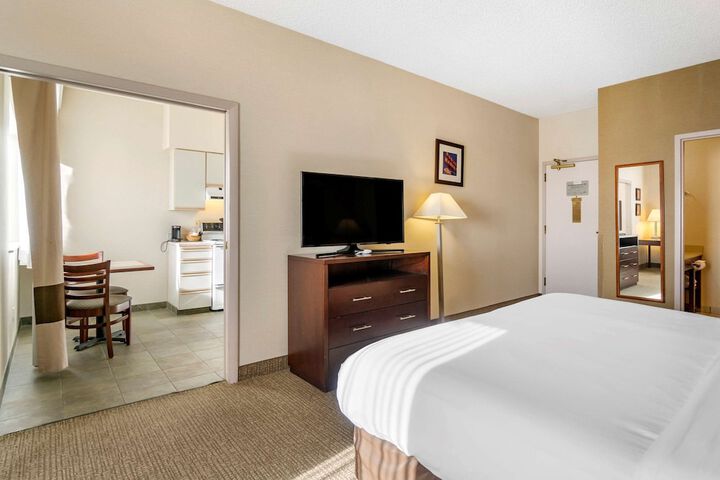 Room 6 of 36