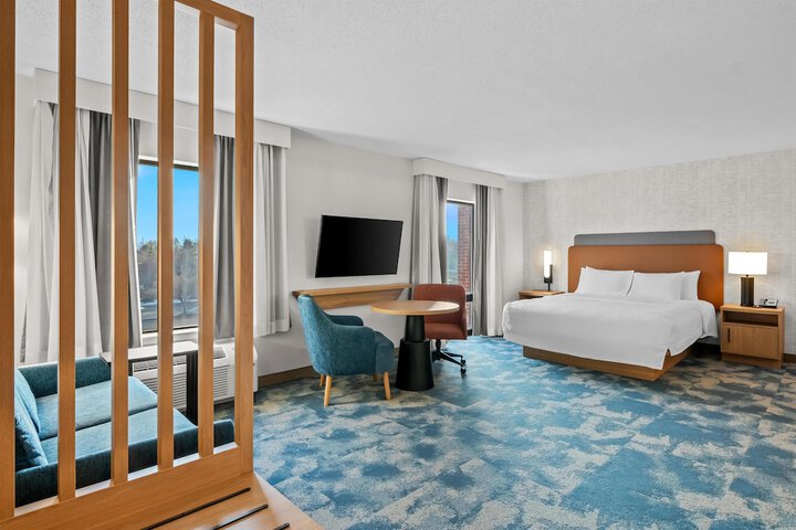 Hampton Inn & Suites Detroit-Canton