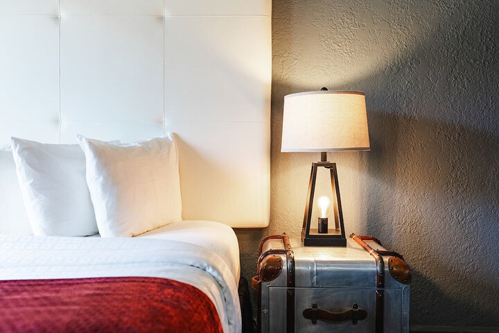 Room 15 of 33