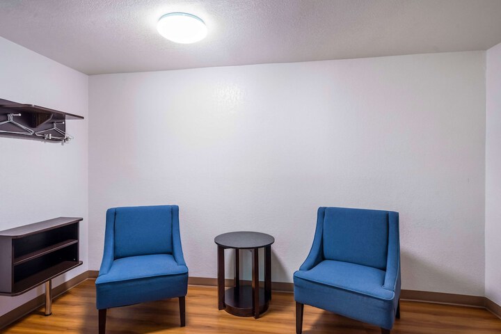 Room 27 of 34