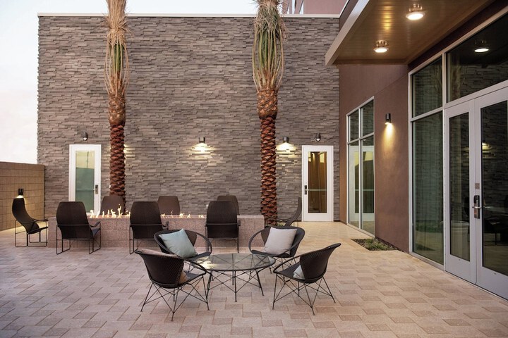 Courtyard by Marriott Mesa at Wrigleyville West