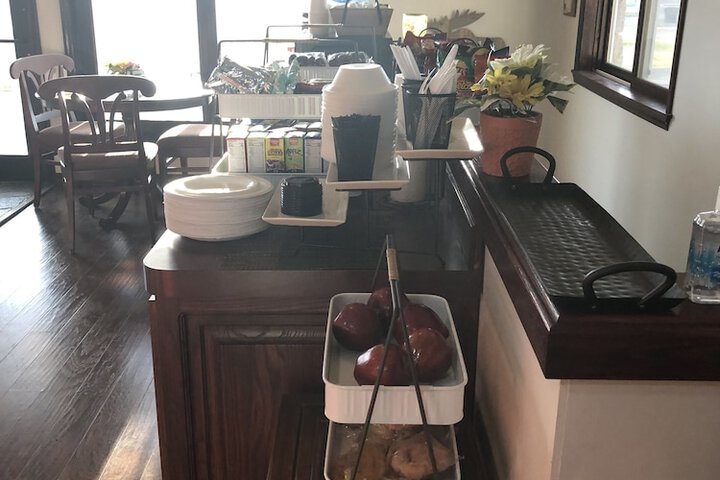 Breakfast/Coffee Service 102 of 132