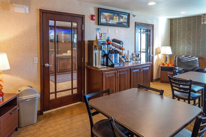 My Place Hotel - Dickinson ND