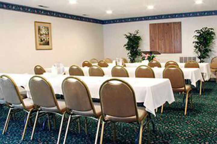 Rodeway Inn & Suites