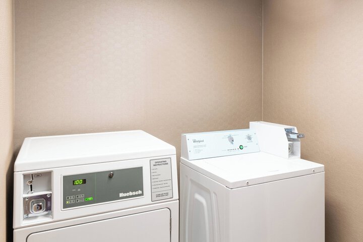Courtyard by Marriott Bloomington