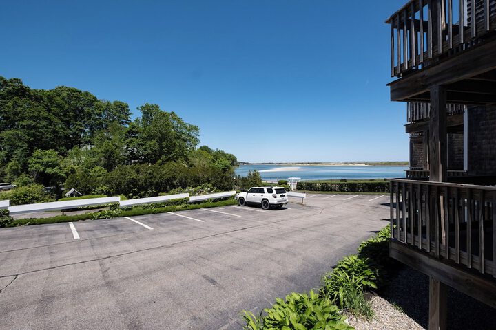 Aspinquid Resort