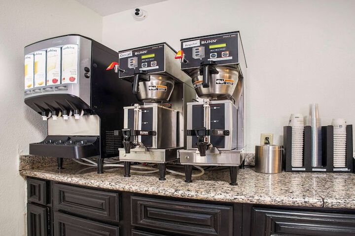 Breakfast/Coffee Service 36 of 39