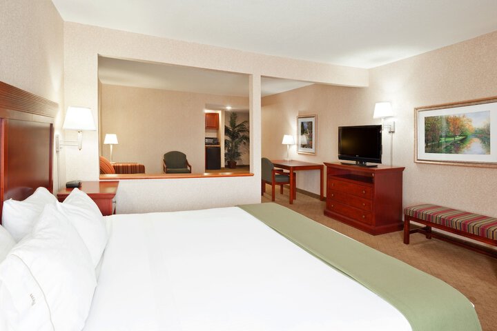 Room 51 of 75
