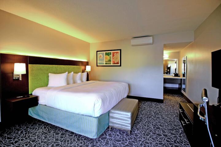 El Sendero Inn an Ascend Collection Hotel