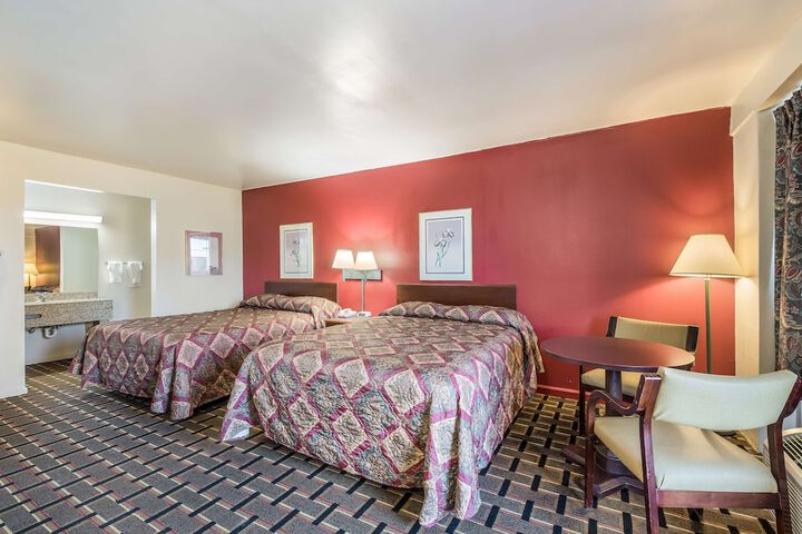Room 14 of 27