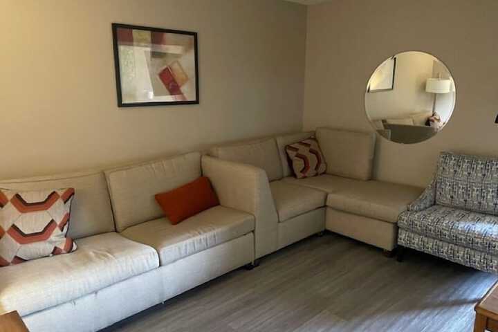Room 9 of 19