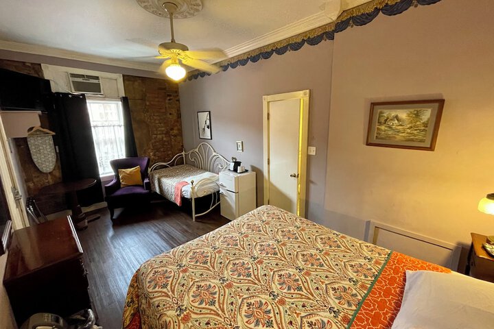 Room 46 of 100
