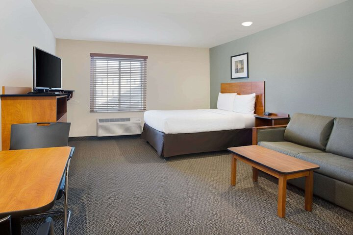 Room 11 of 24