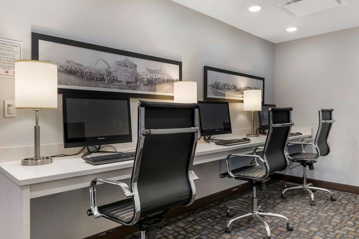 Business Center 37 of 37