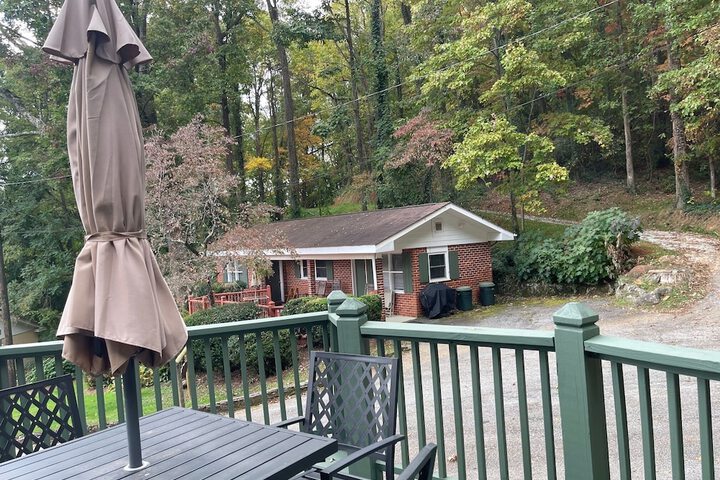 Mountain Aire Cottages Inn & Glamping
