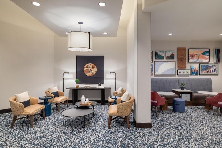 Hampton Inn & Suites Roanoke-Downtown