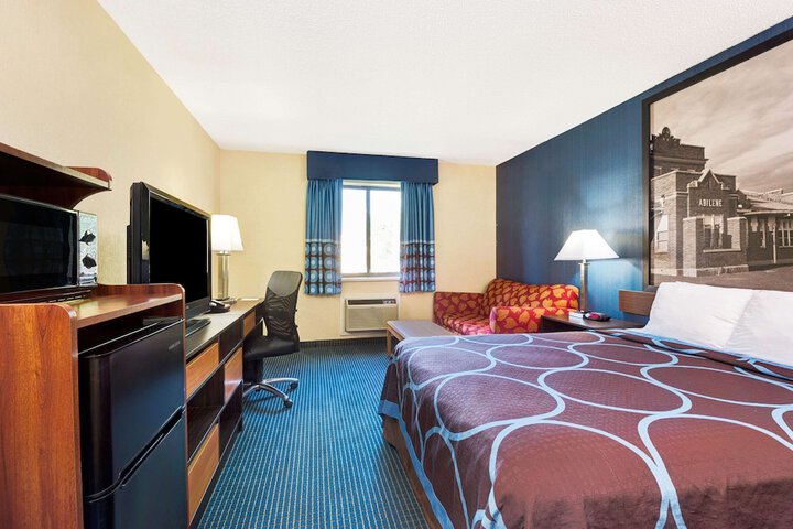 Room 11 of 21
