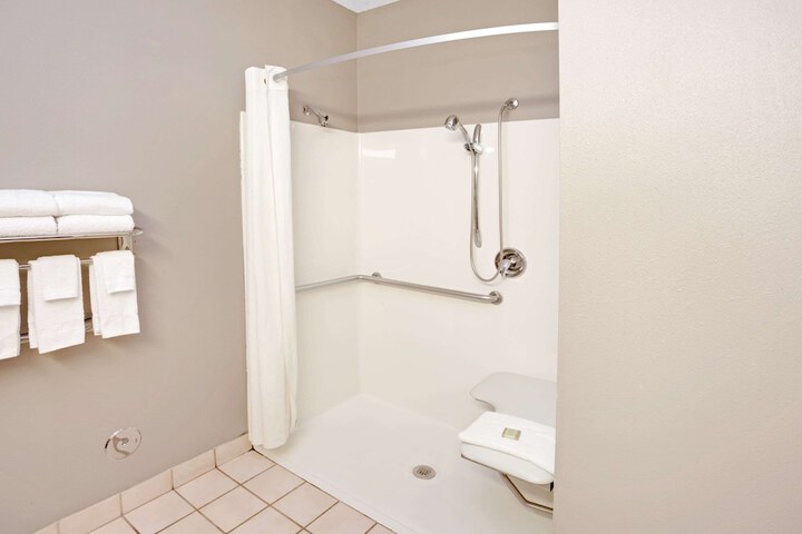 Room 17 of 19
