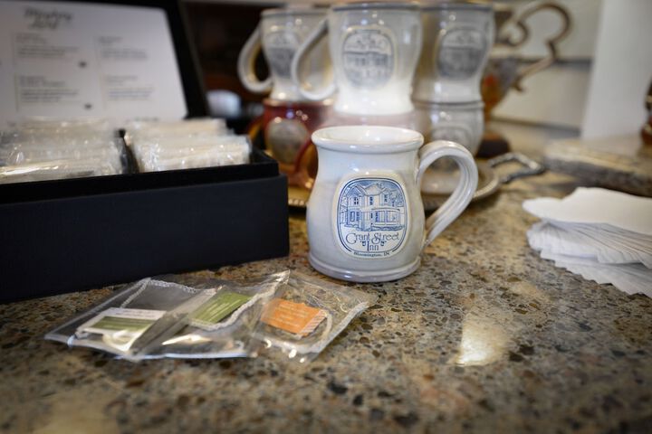 Breakfast/Coffee Service 32 of 38