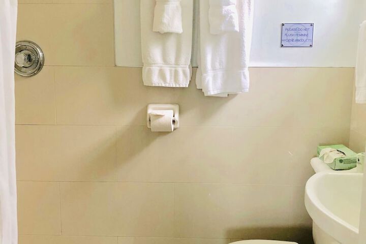 Room 100 of 198