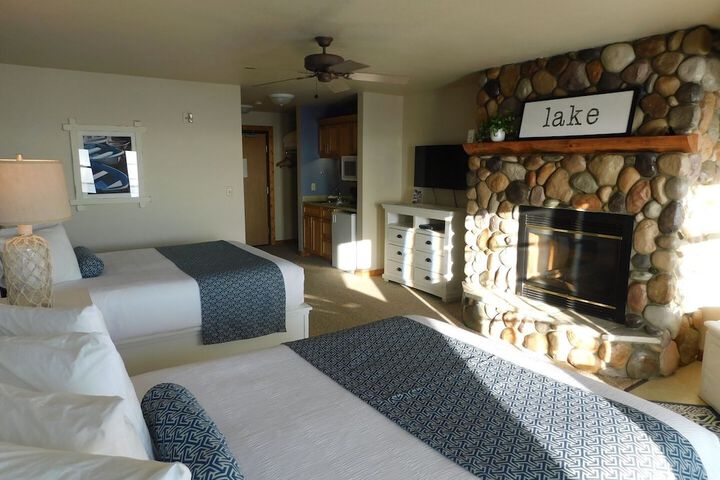 Room 123 of 230