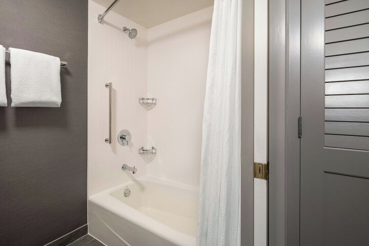 Courtyard by Marriott Seattle Southcenter