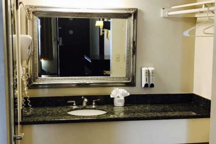 Room 15 of 27