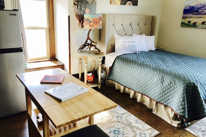 Room 63 of 198