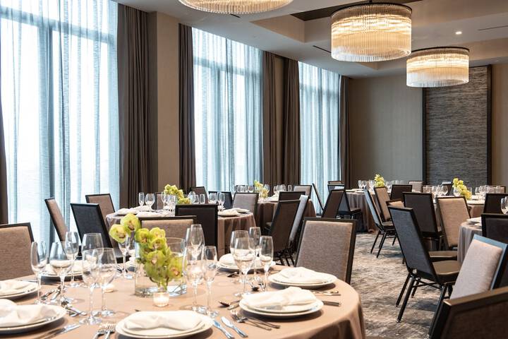 Ballroom/Hall 110 of 118