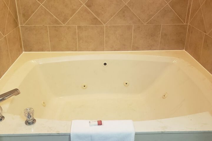 Hot Tub 38 of 39