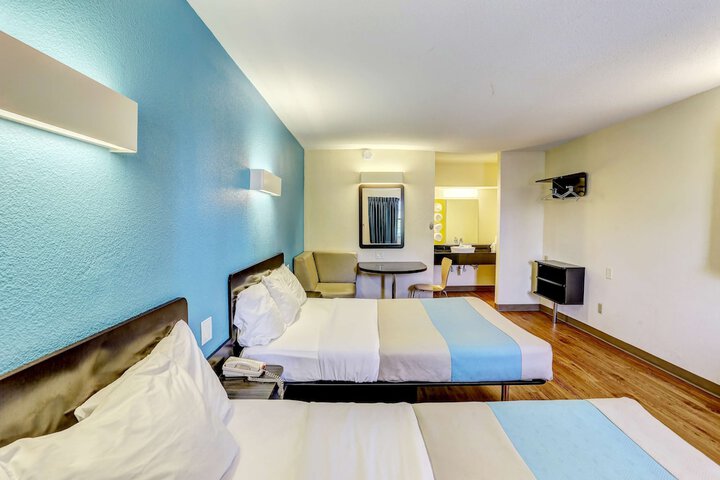 Room 25 of 42