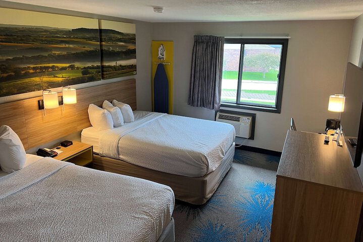 Room 11 of 34
