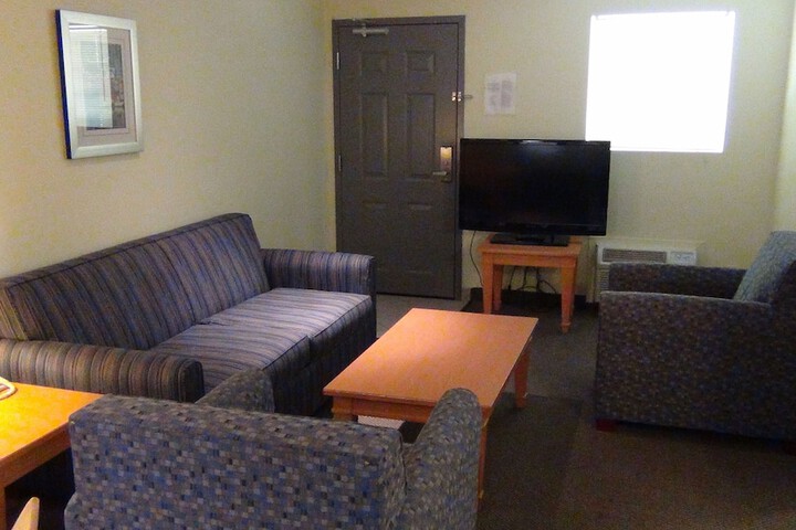 Room 53 of 83