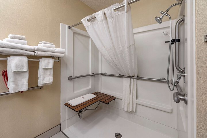 Room 18 of 25