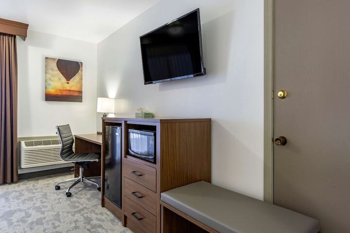 Room 28 of 52