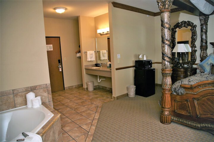 Room 14 of 37