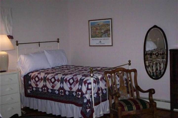 Room 8 of 18