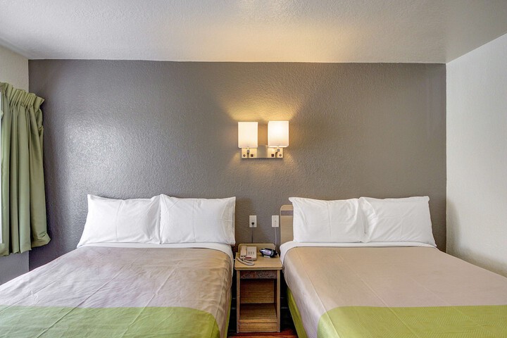 Room 11 of 24