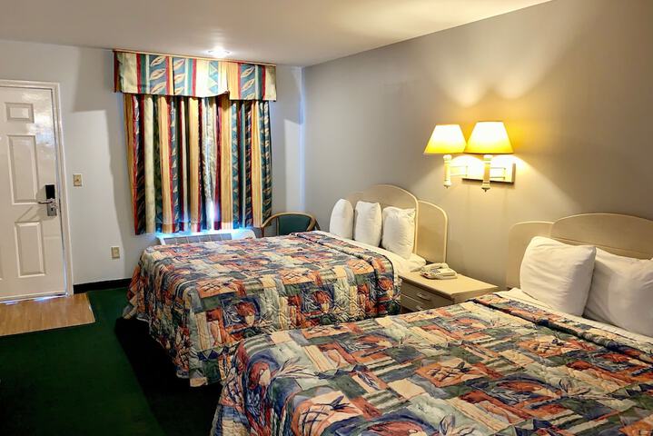 Room 13 of 33