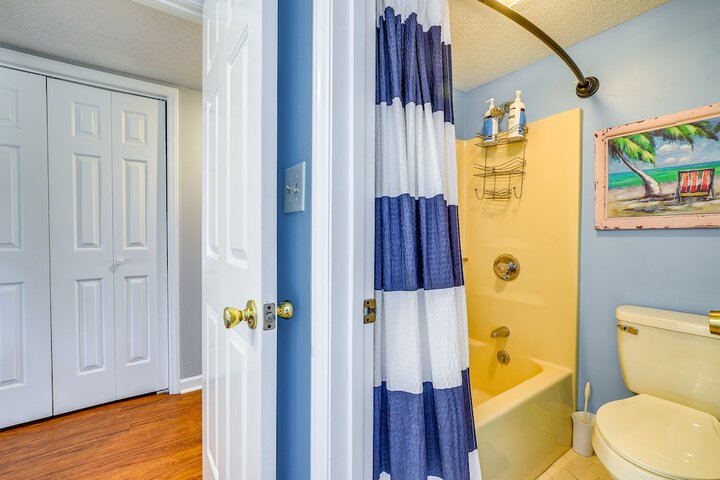 Little River Condo w / Pool Access - Near Beaches!