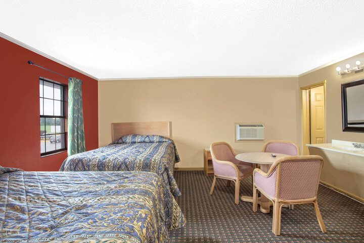 Room 7 of 14