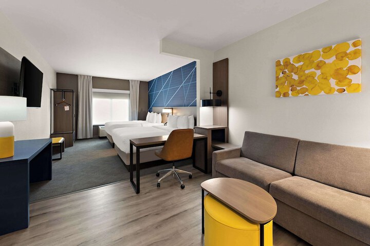 Room 28 of 42