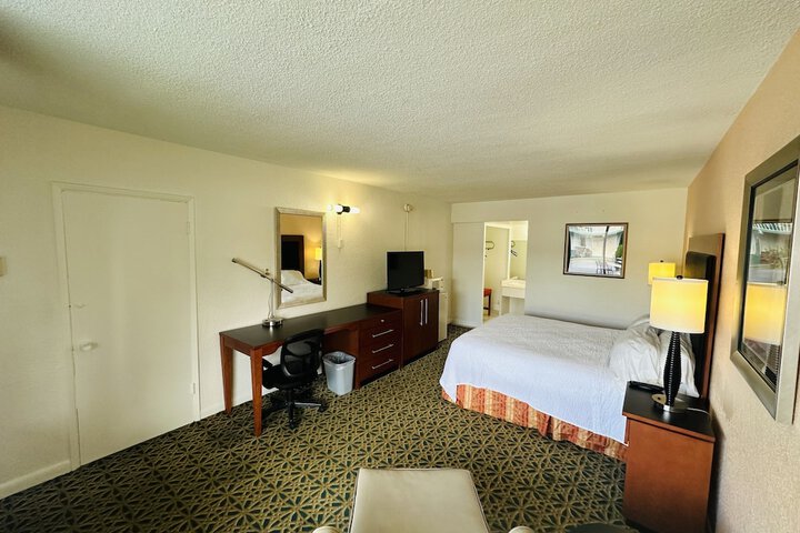 Room 20 of 33