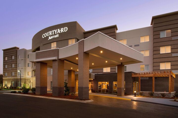 Hotel 2 of 51