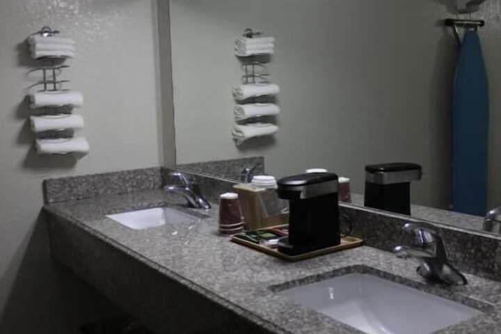 Room 34 of 46
