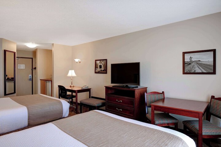Days Inn by Wyndham Dawson Creek
