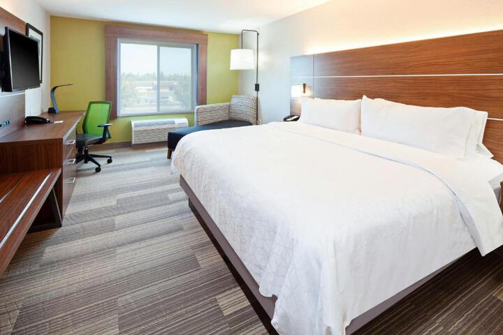 Holiday Inn Express & Suites Clovis-Fresno Area by IHG
